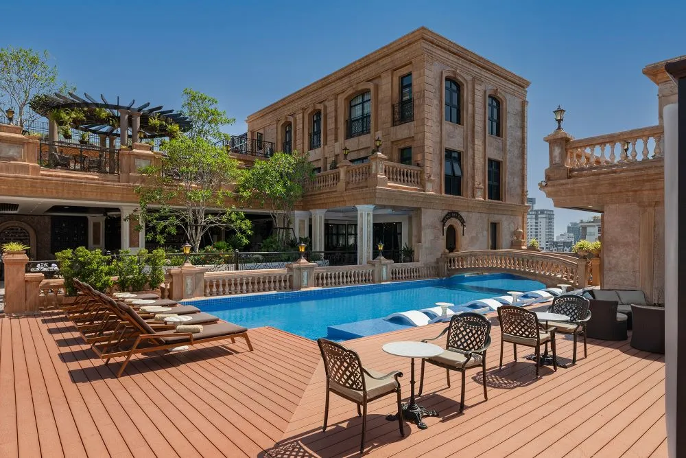 Pool im Anik Palace Hotel